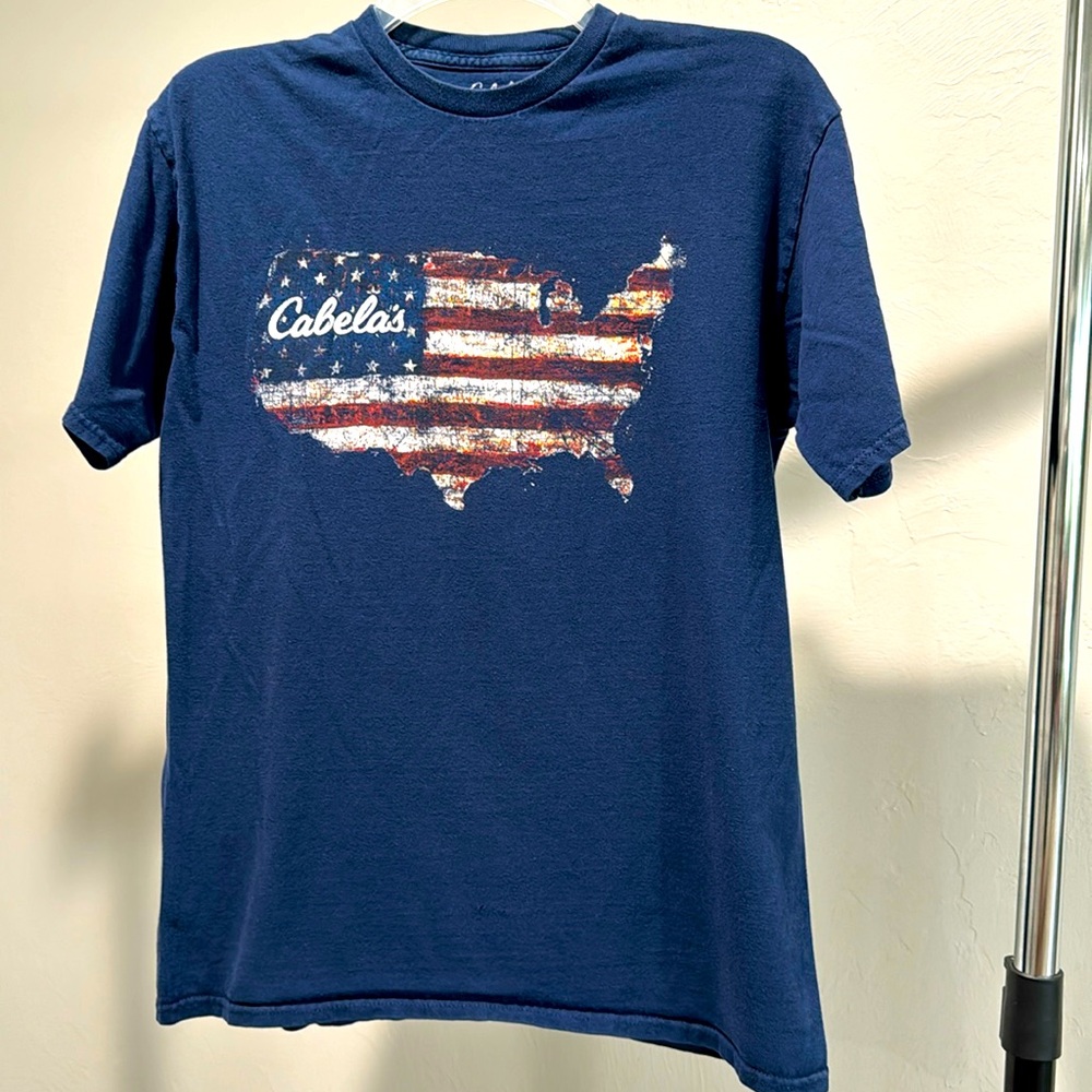 Cabela’s t-shirt, size medium.